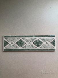 Listello in ceramica 6x20 verde lucido geometrico