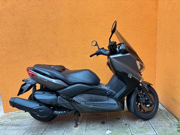 Yamaha X-Max 400