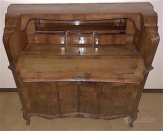 Scrittoio con ribalta e due ante