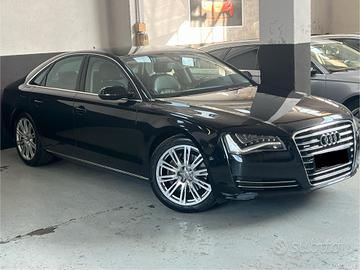 Audi A8 3.0 TDI 250 CV clean diesel quattro tiptro