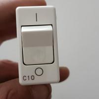 Interruttore magneticotermico salvavita