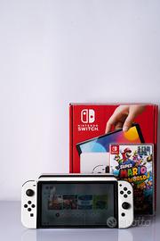 Nintendo Switch versione OLED + custodia e mario3D