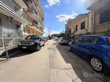 2 LOCALI A NAPOLI