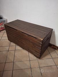 baule in legno da esterno