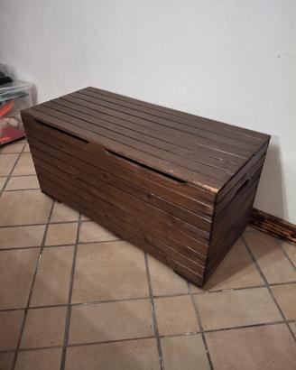 baule in legno da esterno