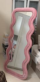 Specchio  sagomato rosa