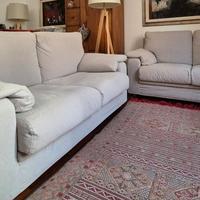 2 divani + altro divano gemello in omaggio