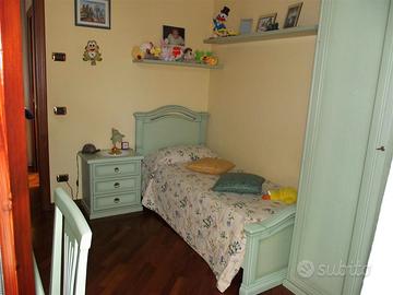 Cameretta mod. ‘900 patinato verde in legno