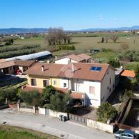 PORZIONE DI BIFAMILIARE A FOLIGNO