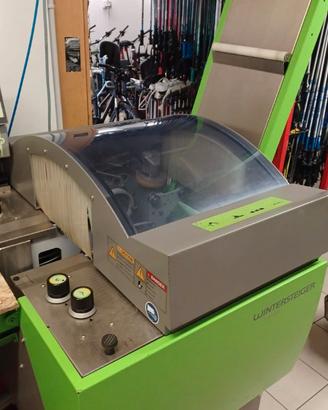 Affila lamine con tazze in ceramica