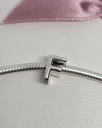 Charm Pandora Originale Lettera F 
