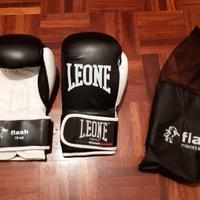 guantoni e protezioni da kick boxing