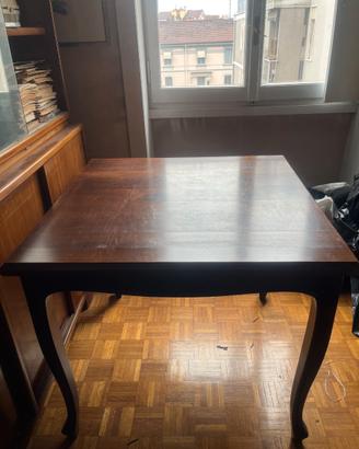 Tavolo quadrato in legno