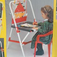 tavola per bambini e machina in ottime condizione 