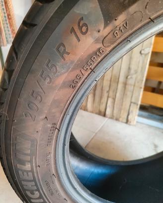 pneumatico Michelin outsider 205/55 R16