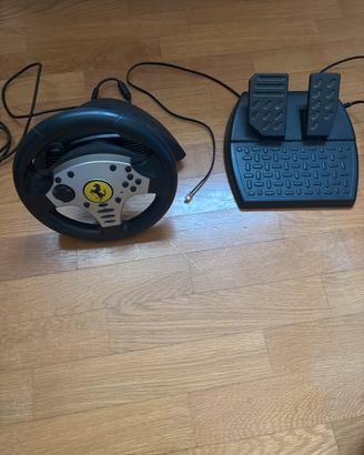 Volante e pedaliera ThrustMaster