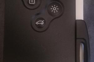 Chiavi Auto KEYLESS 4 Tasti Renault Clio IV