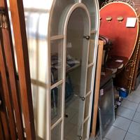 2 vetrine  con luci e ripiani in vetro