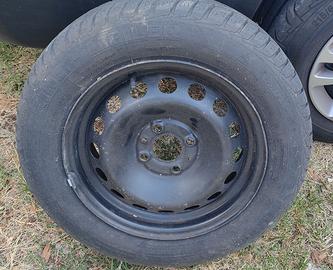 4 cerchi con pneumatici 165/70 R14