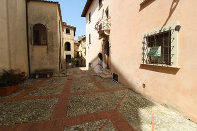 3 LOCALI A CASTELNUOVO DI FARFA