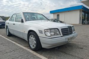 splendida W124 250D 20V ASI CRS come nuova 