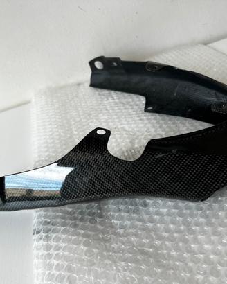 Sotto sella in fibra di carbonio per speed Triple
