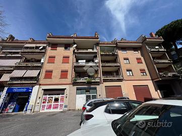 NEGOZIO A ALBANO LAZIALE