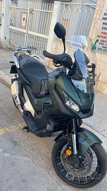 Honda x-adv 750