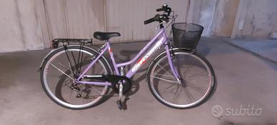bicicletta da donna con ruote da 28.