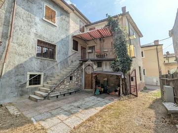 CASA DI CORTE A CAPRINO VERONESE
