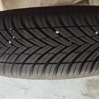 Gomme invernali più cerchione 185/60/15 Toyo