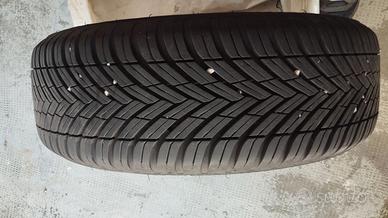 Gomme invernali più cerchione 185/60/15 Toyo