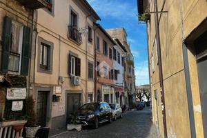 NEGOZIO A GENZANO DI ROMA