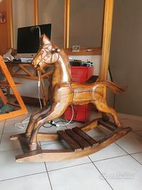 Cavallo a dondolo antico