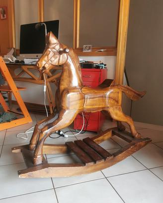 Cavallo a dondolo antico