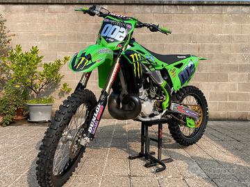 Kawasaki 250 2t - progetto custom su telaio 2015