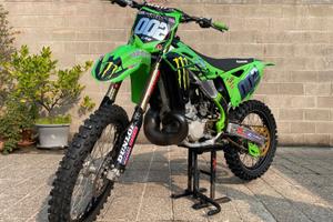 Kawasaki 250 2t - progetto custom su telaio 2015