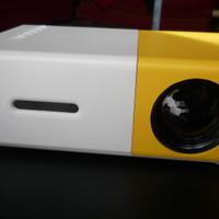 Videoproiettore LCD portatile LED HD