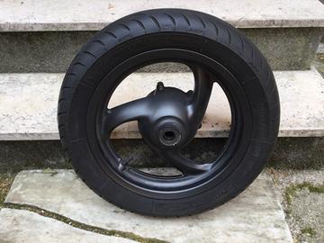 Honda SW-T400 - ruota anteriore con abs