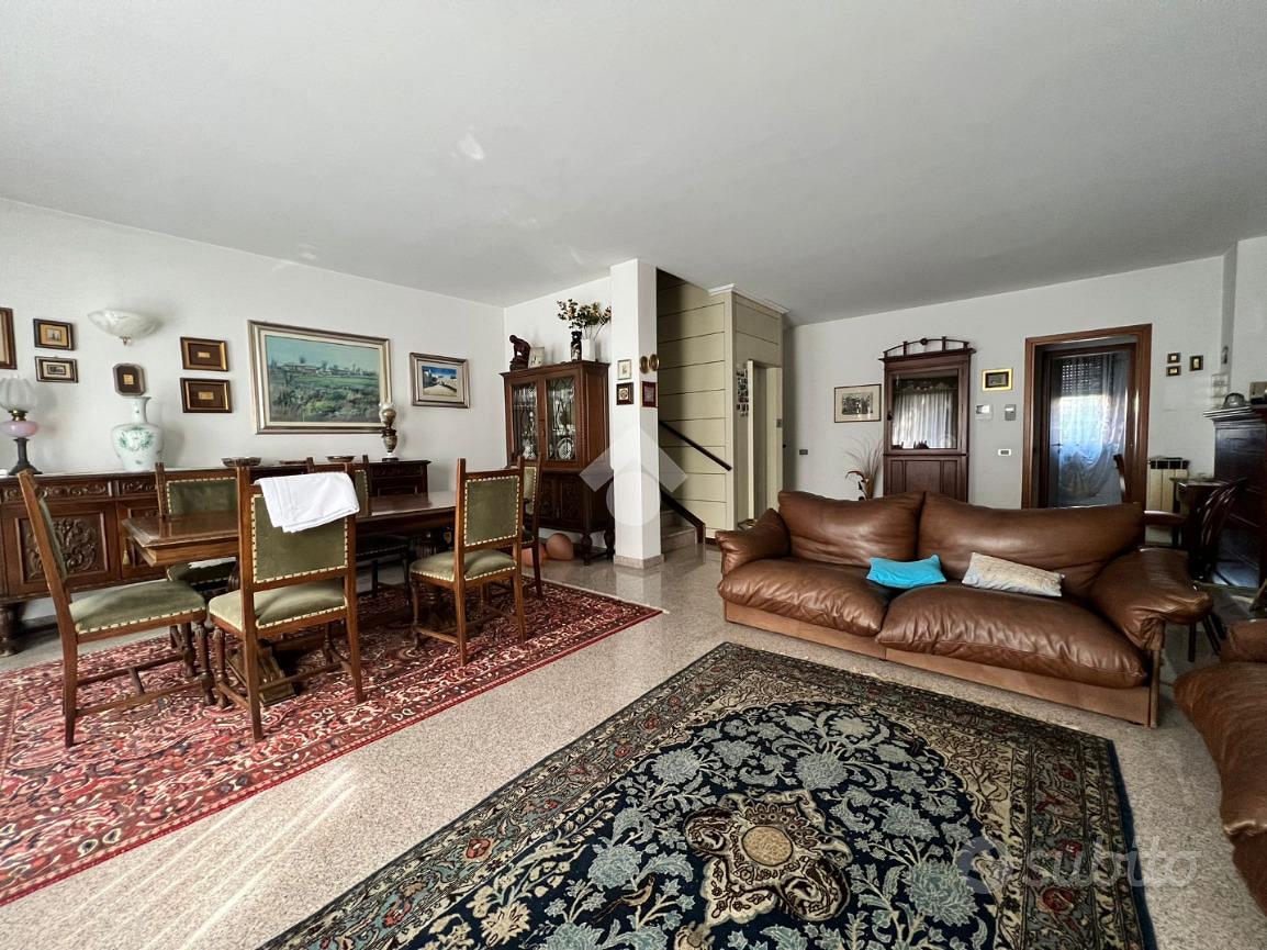 VILLA SINGOLA A NOVARA