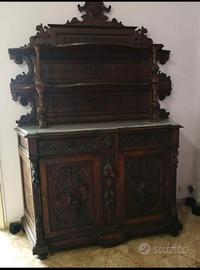 credenza con piattaia e vari mobile antichi 