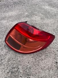 Fanale posteriore destro suzuky Dx4 2026