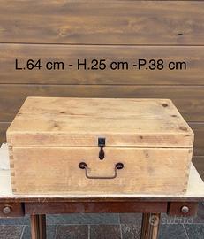 Cassetta/bauletto d’epoca in legno massello