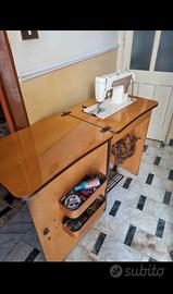 Macchina da cucire Singer Vintage con mobile origi