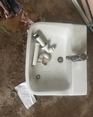 Lavandino bagno quadrato