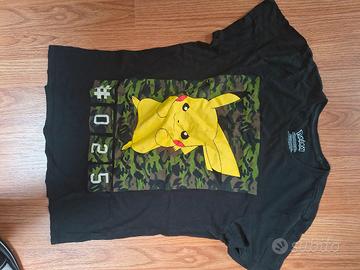 T-shirt Pokemon nera taglia S