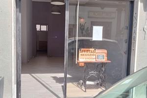 Locale commerciale Via Cornice