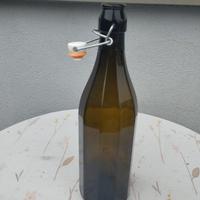 bottiglia in vetro con tappo ermetico 
