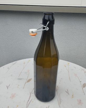bottiglia in vetro con tappo ermetico 