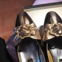 Scarpe eleganti di croma